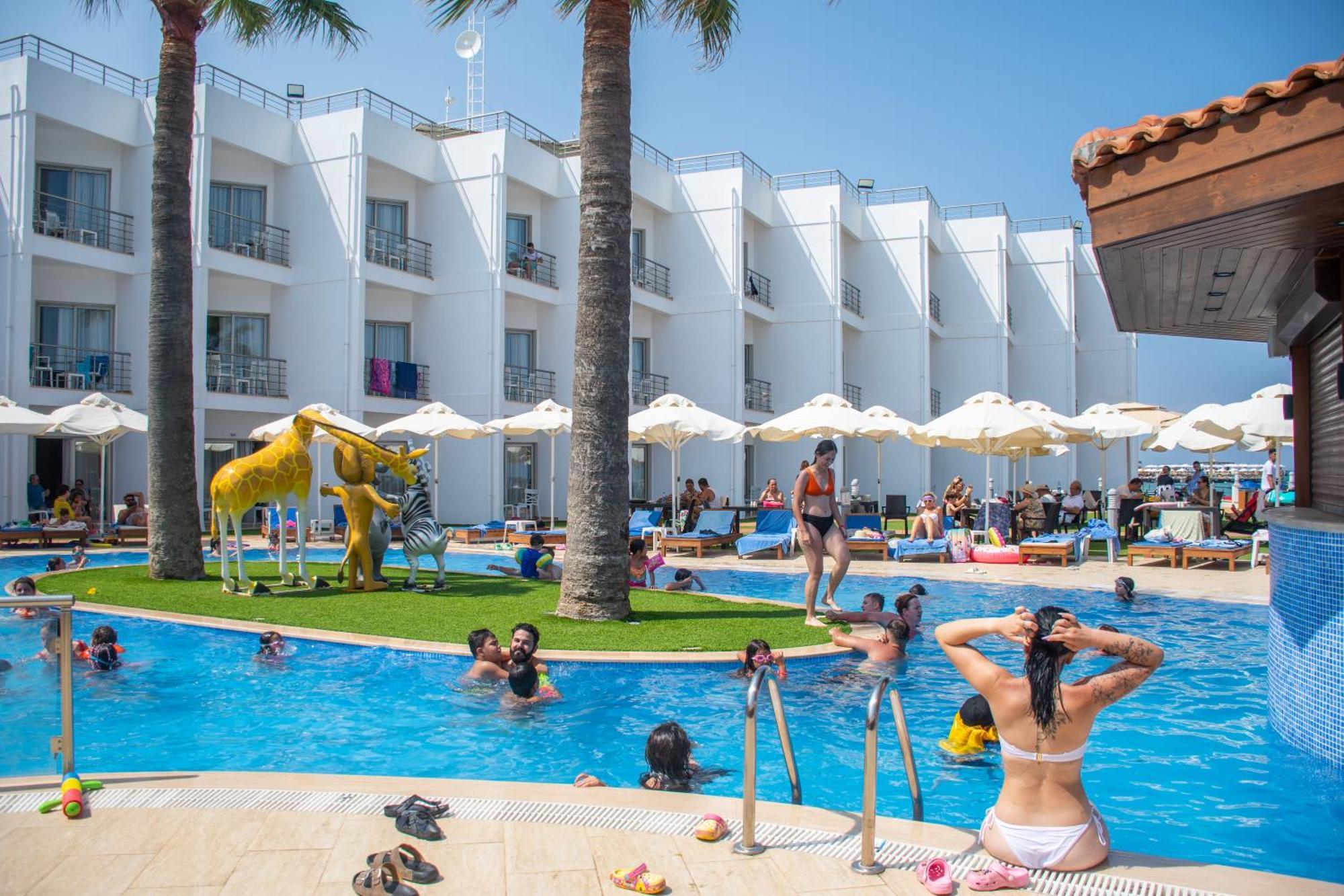 Mimoza Beach Hotel Agios Sergios Extérieur photo